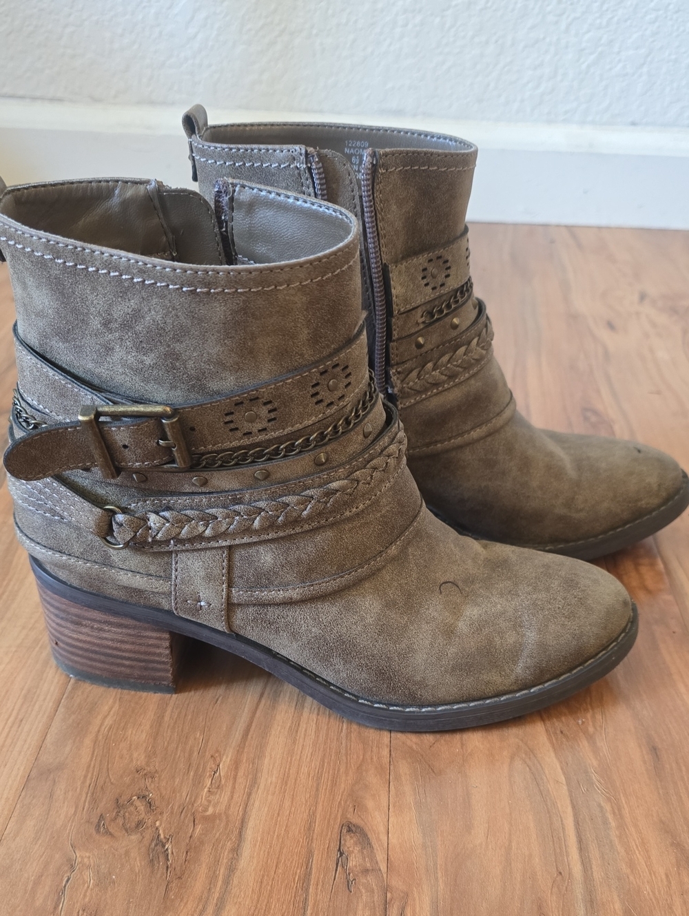 Limelight Olive/Taupe Ankle Boots with Buckle & Braided Detail Size 6.5